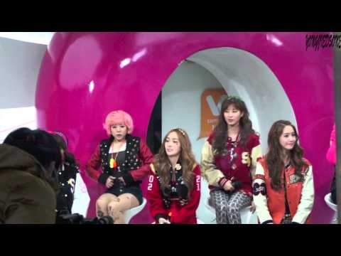 130103 Mnet wide open studio SNSD arrival