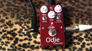 Video thumbnail for Chellee Guitars ODIE Classic overdrive demo with Warmoth Mooncaster & Pro Jr by gearmanndude