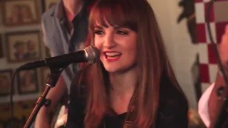 Rachele Lynae - Quicksand (live) - Nashville performance with Andrew Zimmern