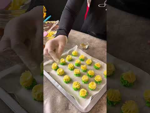 Beautiful Dahlia Flower Cookies 😍🌼🌼🇺🇲 #cookies #recipes #baking #cooking #usarecipes #shorts
