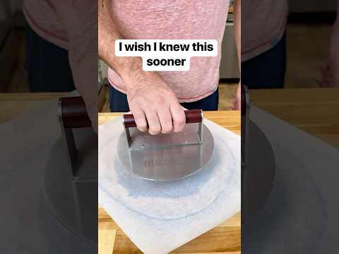 Best way to make smash burgers #smashburger #burger #grilling #cooking #skillet #castiron