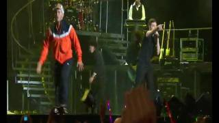 Tiziano Ferro - La Traversata Dell&#39; Estate (Live in Rome 2009 Official HQ DVD).flv