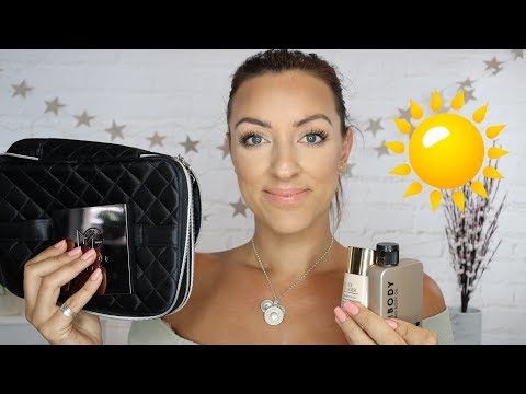 Travel and Holiday Makeup Packing | Tips and Tricks