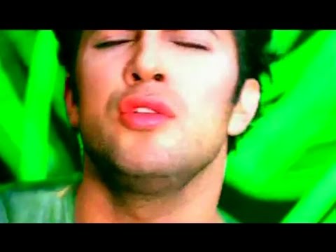 Tarkan - Salına Salına Sinsice (Official Video)