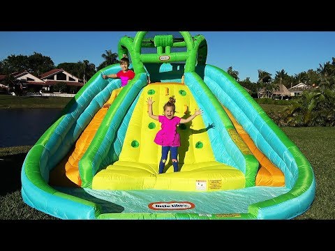 Roma and Diana pretend play with Giant Trampoline toy