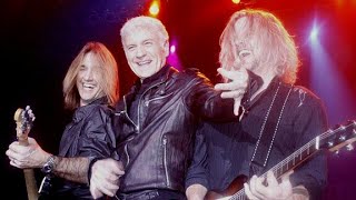 Dennis DeYoung Defends Babe on Facebook