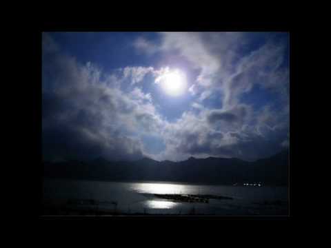 STEPHEN SCHLAKS  Moon cake la la