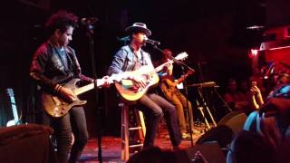 Michael Franti Trio - To The East, To The West (Live)