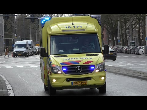 Verschillende Ambulances uit Zuid Holland Zuid met spoed naar het Erasmus MC in Rotterdam