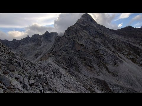 Extreme hike up Mebar & Dhar Gurgurti (solo POV)