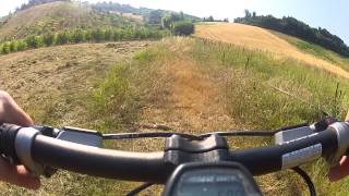 preview picture of video 'Tratto MTB offorad, San Giovanni T. (CH) - San Silvestro (PE). By GoPro Hero2'