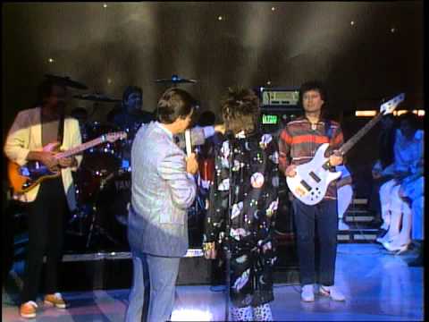 Dick Clark Interviews Rosanne Cash - American Bandstand 1985