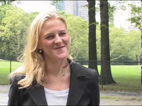 街頭採訪：Hi！今天好嗎？頂級基礎知識 (Street Interview: Hi! How are you today? Top Notch Fundamentals)