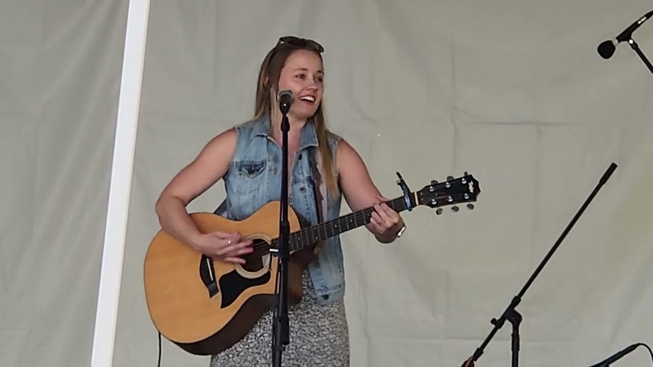 Emily Hicks Live @AvenuesStreetFair