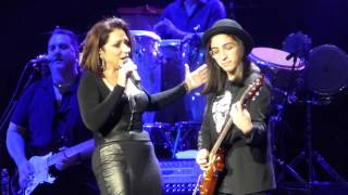 Gloria Estefan &quot;Everlasting Love&quot; at People en Espanol Concert in San Antonio, TX (8/31/13)