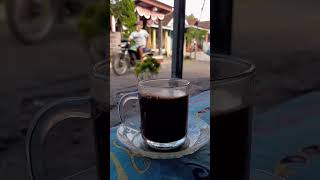 Download lagu NGOPI SAMBIL MANTAU JALANAN | HALU STORY #shorts  #storyhalu #storyig #storywa mp3