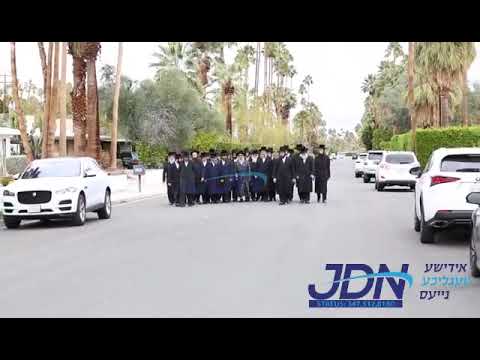 Satmar Rebbe R Aharon Going For A Walk In Palm Springs, CA - Shvat 5782