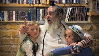 הרב שלום סבג✨מה עיקר התכלית שאני לא אחטא או מעבר?-כ״ב בשבט ה׳תשפ״ו דן בן יעקב🇮🇱 (הרב שלום סבג) - התמונה מוצגת ישירות מתוך אתר האינטרנט יוטיוב. זכויות היוצרים בתמונה שייכות ליוצרה. קישור קרדיט למקור התוכן נמצא בתוך דף הסרטון