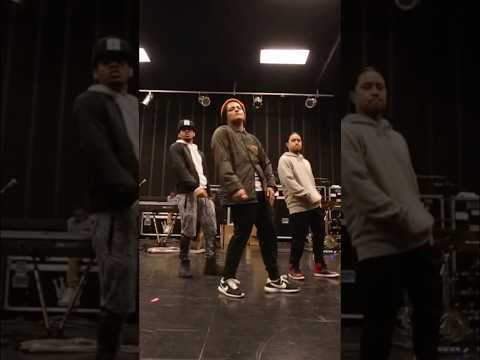Bruno Mars at “Finesse” dance break rehearsal back in 2018. 🧡 #brunomars