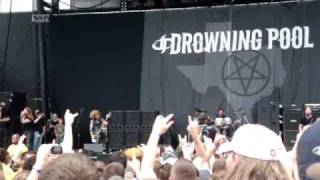 Drowning Pool - Regret - Rock On The Range 2010