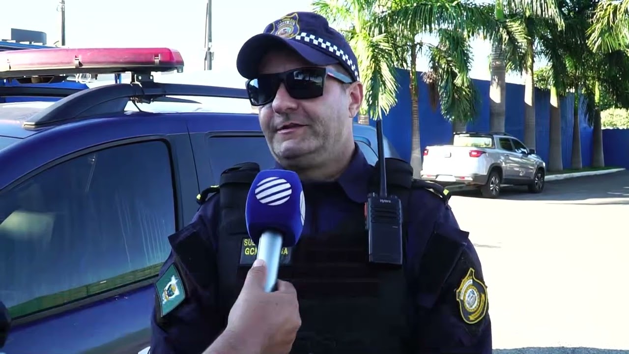 Ônibus é flagrado parado sobre faixa de pedestre em escola de Lucas do Rio Verde | GCM faz alerta.