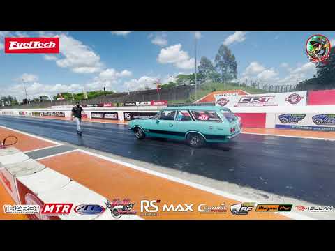 Só seis cilindros carburados na pista. Categoria STT no Velopárk!