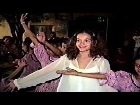 BOM JESUS/PB: GRUPO DE CRIANÇAS REALIZANDO APRESENTAÇÃO DE DANÇA (1997)
