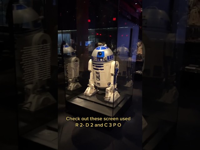 Vídeo relacionado con Logotipo de parche de Star Wars C-3PO y R2-D2 Vader Camiseta