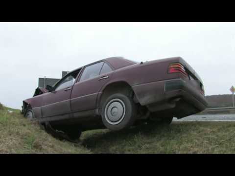 141114 Schwerer Unfall auf B8 bei Würzburg