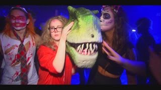 preview picture of video 'Dinosaur Costume Exhibit In Med Halloween UK 2014'