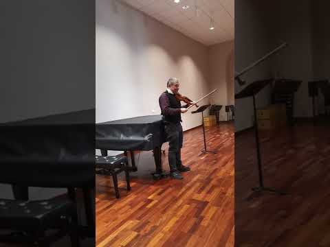 Igor Polesitsky plays Klezmer and Romani interpretation of the Happy Birthday song