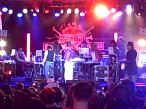 The Cannabinoids Featuring Erykah Badu @ Victory Plaza Dallas, TX 10-16-09