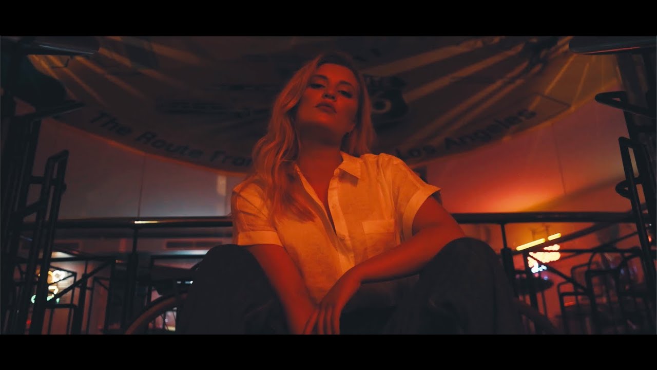 ToTheMoon ft. Kool Savas & Moe Phoenix — Madonna
