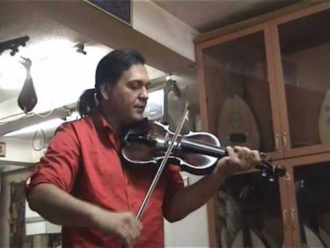 Murat Sakaryalı çaldığı kemana şaşırıryor