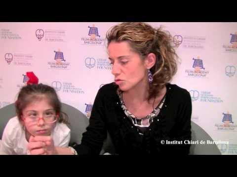 Dolore al collo dei bambini Sollievo profondo di mal di schiena