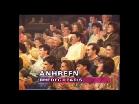 Yr Anhrefn - Rhedeg i Paris