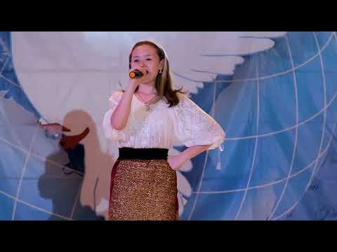 Rav Studio -Adriana Curti -Frunzulită,floare deasă