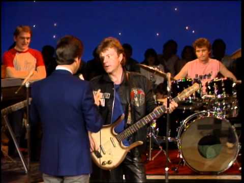 Dick Clark Interviews Dave Edmunds - American Bandstand 1983
