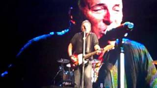 Bruce covers &quot;Then She Kissed Me&quot; at the Bank Atlantic Center in Sunrise FL on Sept 13, 2009