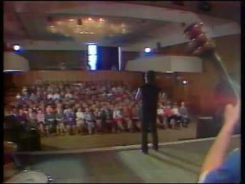 STATIS PRUSALIS PROČ BY KŘIDLA STATIS a CHARIS