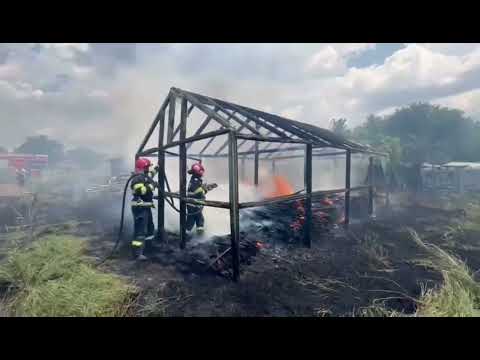 Patru gospodării cuprinse de flăcări în localitatea Poșta, județul Tulcea