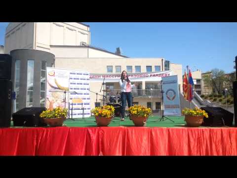 Ana Cambuleva - Something's gotta hold on me