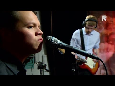 Fools For Soul - Alone - Live uit Lloyd