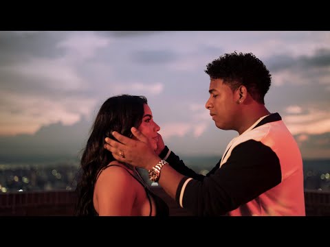 Alex Martinez ft. Natalia Curvelo - El Mal Trago (Video Oficial)