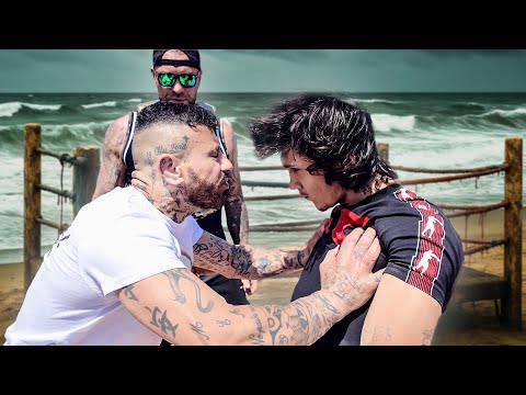 SCOPPIA UNA RISSA AL MATCH DI PITBULL CONTRO IL MESSICANO! (Strelka Ep.1)! 😱🔥