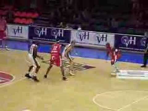 34 20-10-07 Leuven-BCO - Titus with tha BBBBBBBBBBBBBBBOMB.m