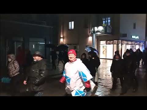 Ulm 21.2. 22. Auch strömender Regen und Kälte kann sie nicht abhalten !