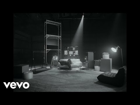 Álvaro Díaz - GOLDEN GUN (Visualizer)