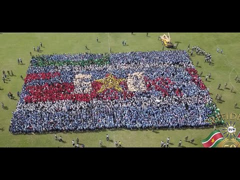 Shortmovie - Vooroefening vlaggenvorming 50 jaar Srefidensi I SUN WEB TV I