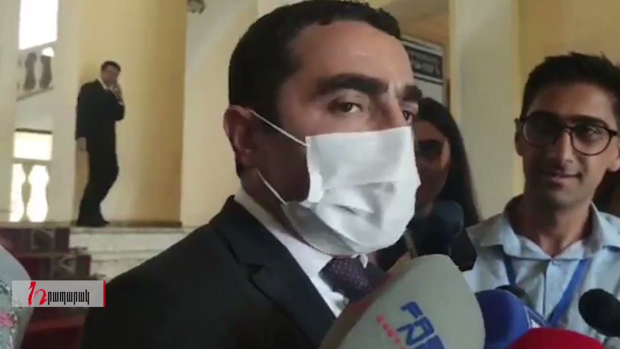 Նախկինում թավշյա էր գուցե, հիմա պողպատյա է դարձել. նախարարը` Փաշինյանի առջև ոտքի կանգնելու մասին